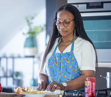 Vrouw in de keuken